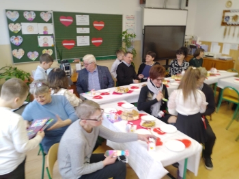 ad0faf12-6041-4971-b678-e4da3b48428e