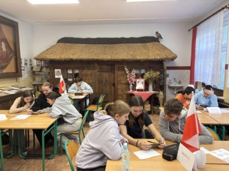 Escape room „Korona w niebezpieczeństwie!”