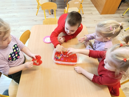 Innowacja pedagogiczna w grupie „Motylki” – „Sensoryka dla Smyka”