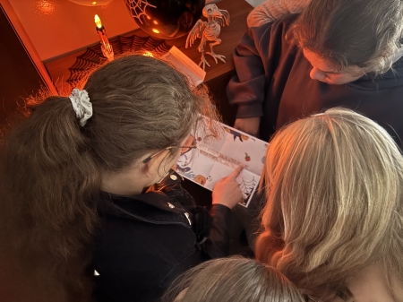 Samorząd Uczniowski zorganizował halloweenowy escape room