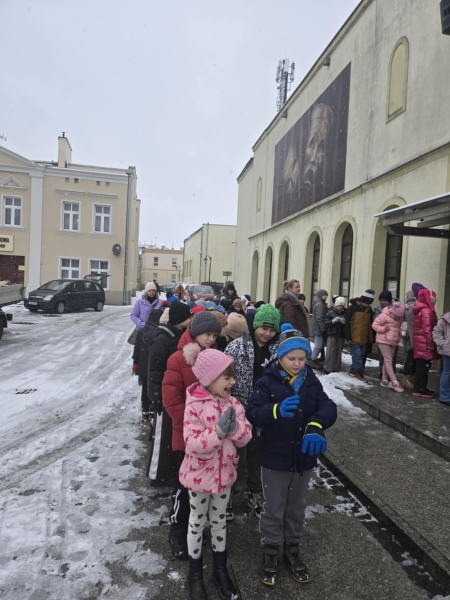 Uczniowie klas 1-3 w Teatrze Miejskim w Inowrocławiu 