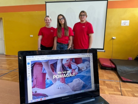 Uczniowie uczą się ratować życie- projekt z zakresu pierwszej pomocy