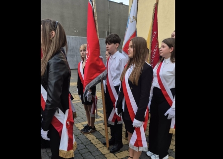 Uczniowie naszej szkoły w uroczystościach patriotycznych w Kruszwicy