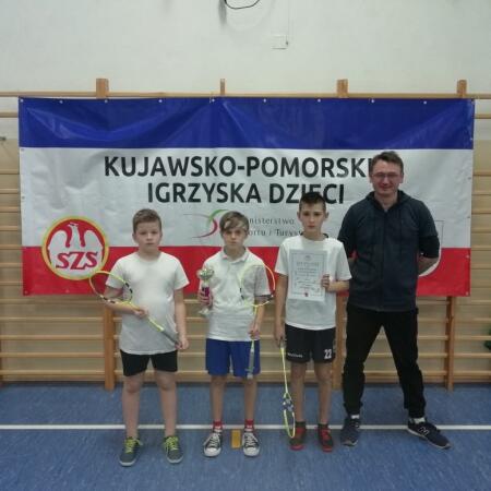 IV miejsce chłopców Drużynowych Mistrzostwach Województwa w Badmintonie Igrzysk ...