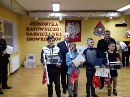 Paweł Zalewski uczeń klasy 6 nagrodzony w powiatowym konkursie straży pożarnej „...