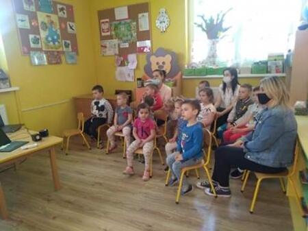 Spotkanie przedszkolaków z bibliotekarką MGBP w Kruszwicy...