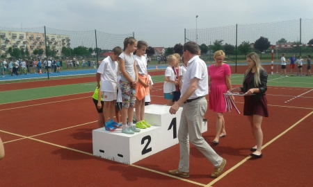 Srebrny medal w drużynowym skoku w dal klas 4 podczas ''Kruszwickich Dni Sportu'...